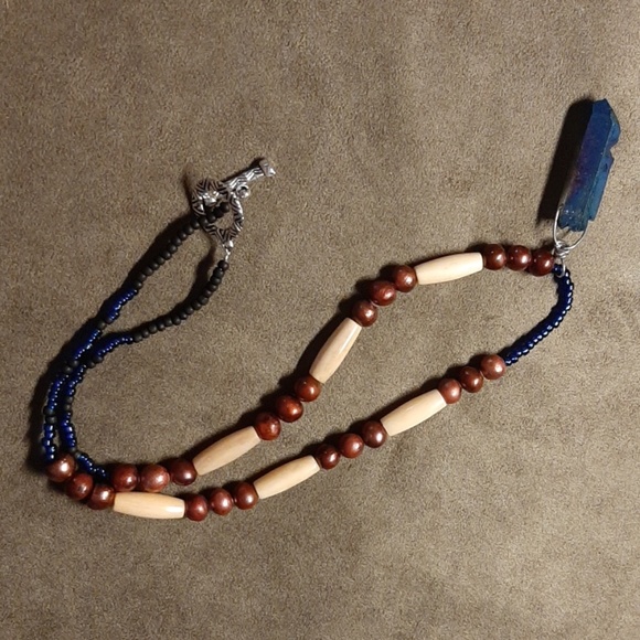 Titanium blue quartz pendant necklace - Picture 3 of 7